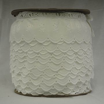 Tira Bordada Plisada con Pasalistón Hueso Mediana #3