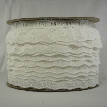 Tira Bordada Plisada con Pasalistón Hueso Angosta #3